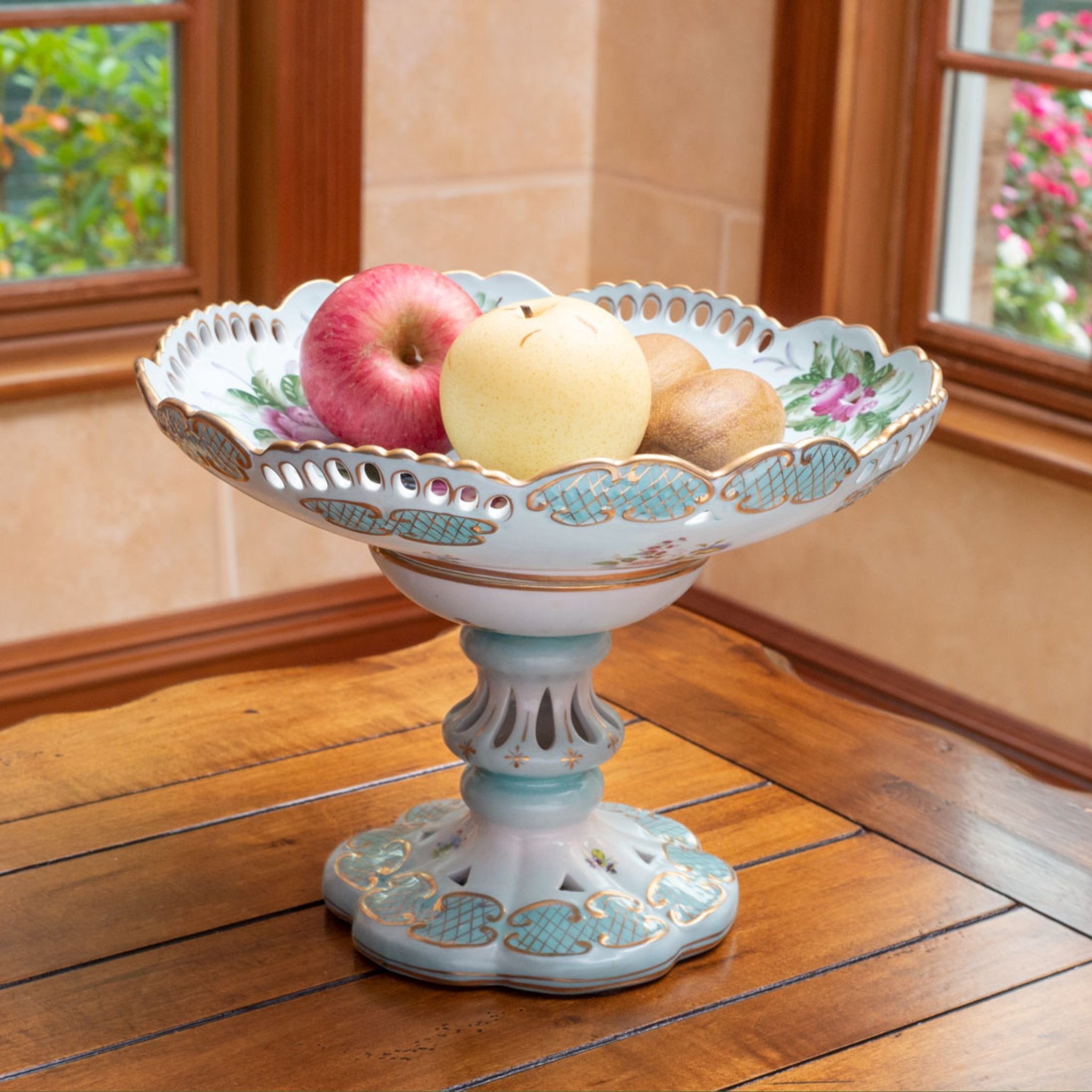 Decorative Bowls & Tabletop Accessories